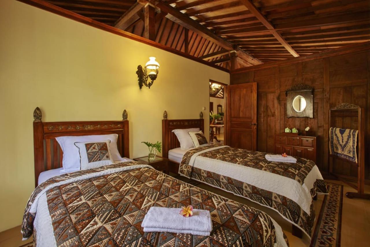 Hotel Ndalem Nitihardjan à Magelang Extérieur photo
